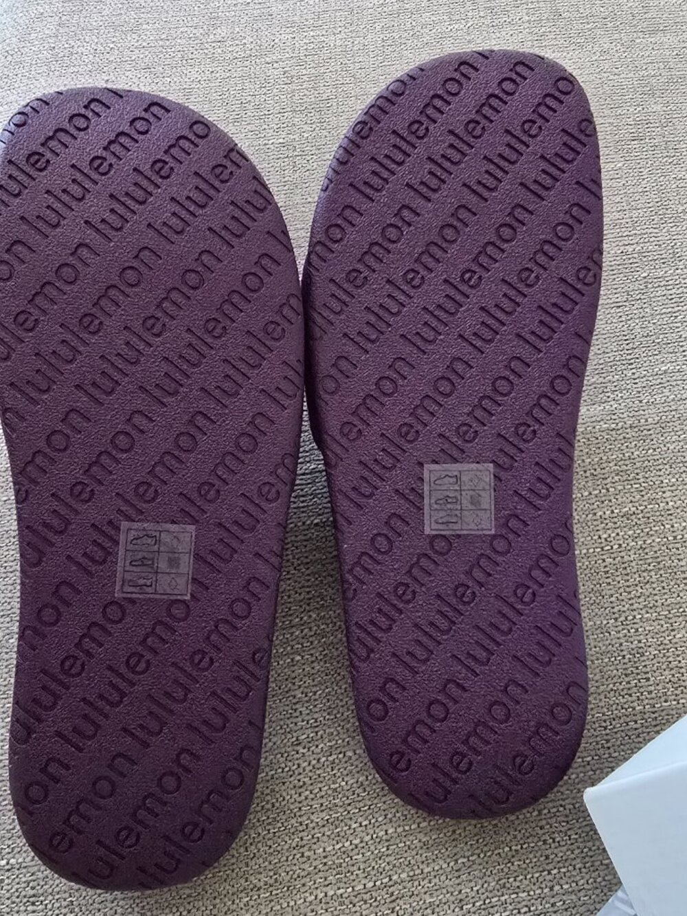 Lululemon Womens Restfeel Slide Dramatic Magenta Size 8 NWB - Picture 2 of 4
